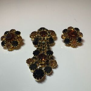 Vintage, Very Rare,Elegant Pendent and Clip On Earrings.